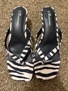 No Boundaries Black and White Zebra Print Slide Sandals